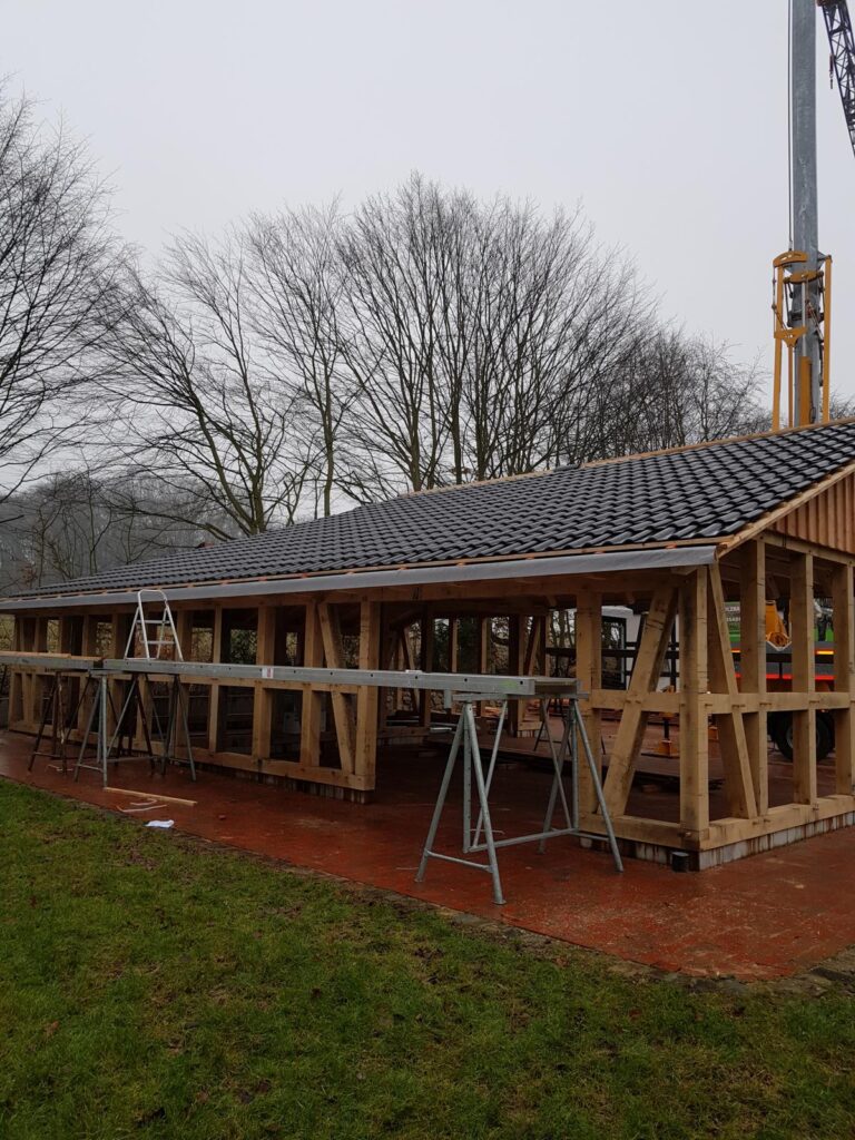 Neubau einer Remise mit Stellplätzen und Geräteraum